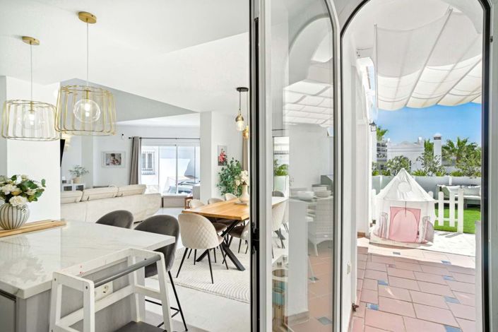 Image No.20-3 Bed Townhouse for sale