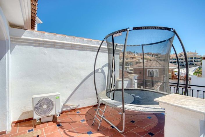 Image No.23-3 Bed Townhouse for sale