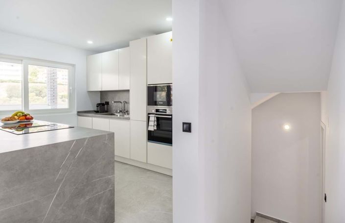 Image No.10-3 Bed Townhouse for sale