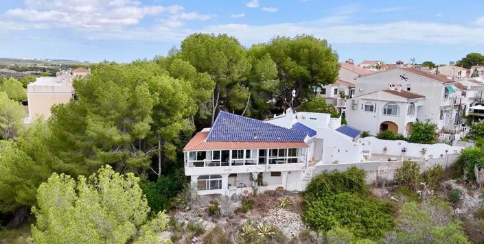 Image No.1-3 Bed Villa for sale