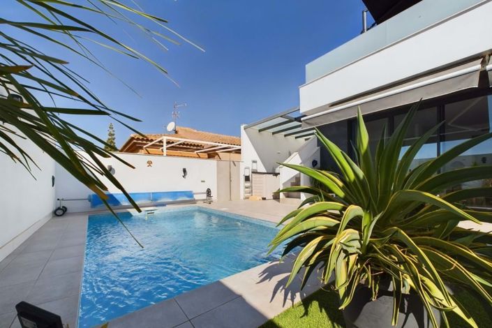 Image No.10-3 Bed Villa for sale