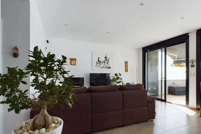 Image No.17-3 Bed Villa for sale