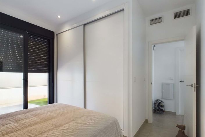 Image No.27-3 Bed Villa for sale