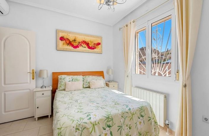 Image No.20-3 Bed Villa for sale