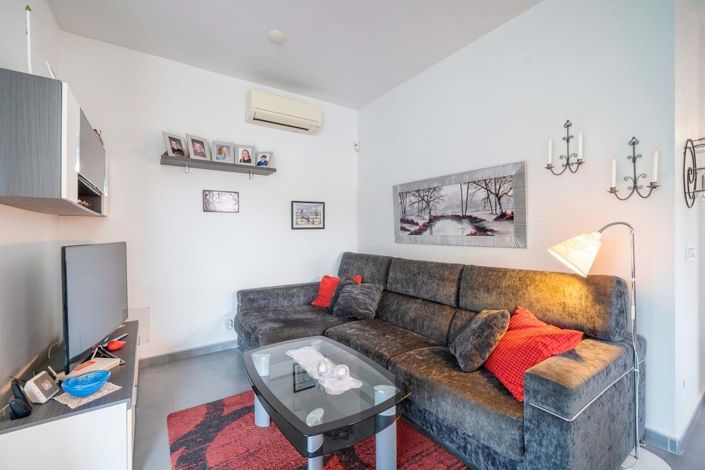 Image No.11-2 Bed Property for sale