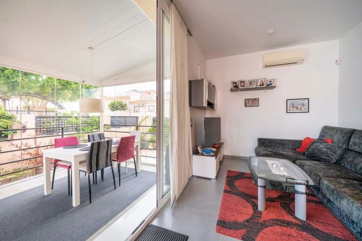 Image No.12-2 Bed Property for sale
