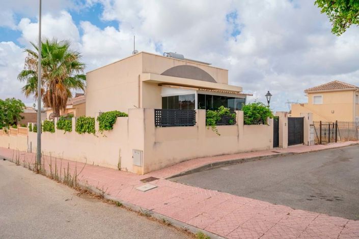 Image No.14-2 Bed Property for sale