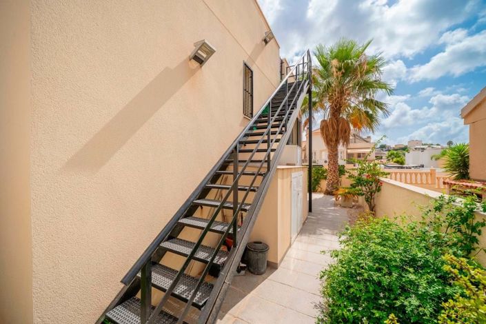 Image No.16-2 Bed Property for sale