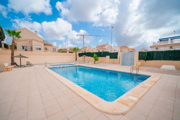 Image No.18-2 Bed Property for sale