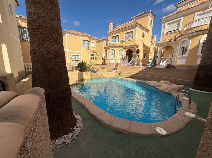 Image No.2-Propriété de 3 chambres à vendre à Orihuela Costa