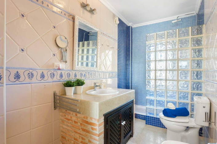 Image No.12-5 Bed Villa for sale