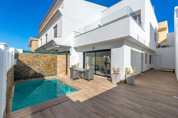 Image No.1-3 Bed Villa for sale