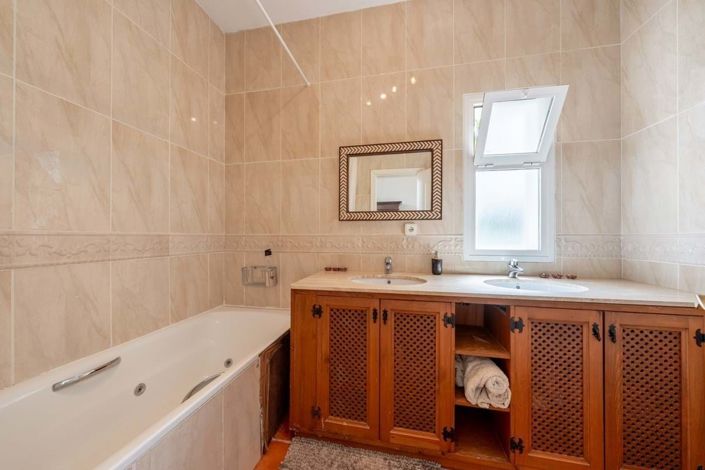 Image No.11-5 Bed Villa for sale