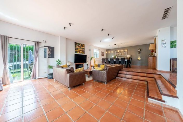 Image No.22-5 Bed Villa for sale