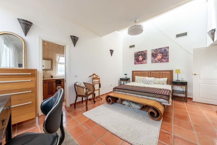 Image No.8-5 Bed Villa for sale