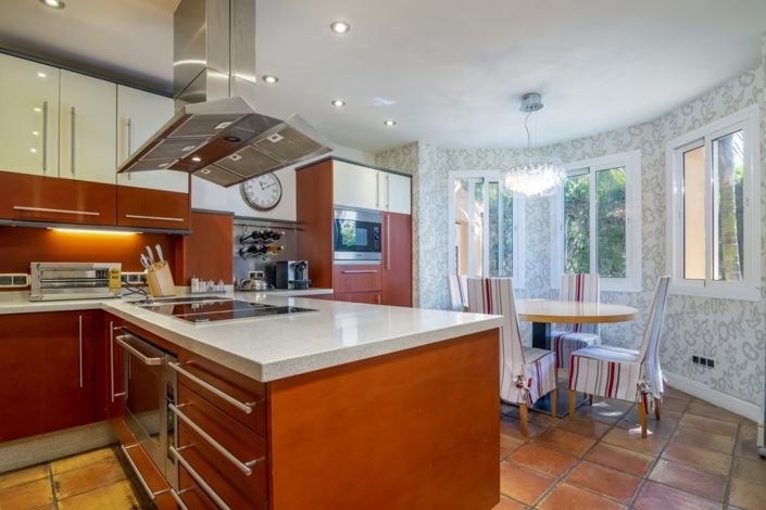 Image No.13-6 Bed Villa for sale