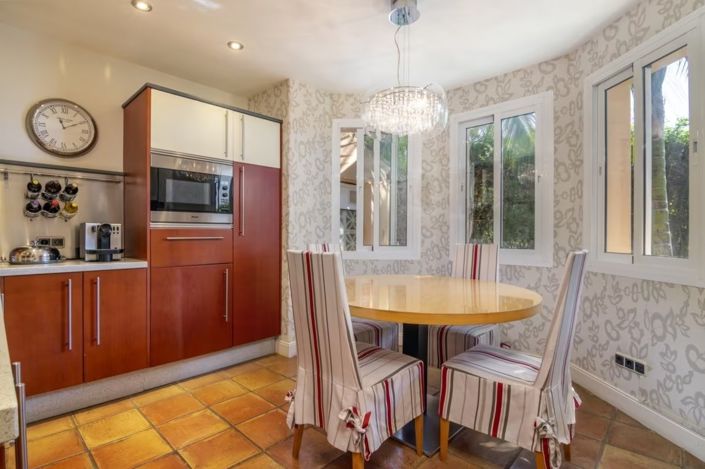 Image No.15-6 Bed Villa for sale