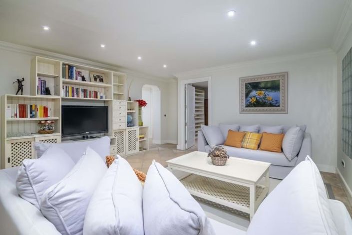 Image No.18-6 Bed Villa for sale