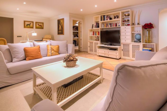 Image No.20-6 Bed Villa for sale