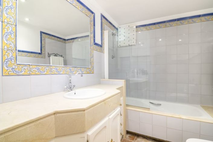 Image No.37-6 Bed Villa for sale