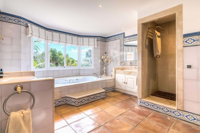 Image No.39-6 Bed Villa for sale