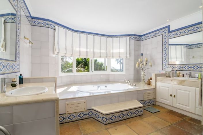 Image No.41-6 Bed Villa for sale