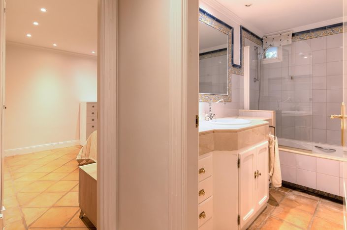 Image No.54-6 Bed Villa for sale