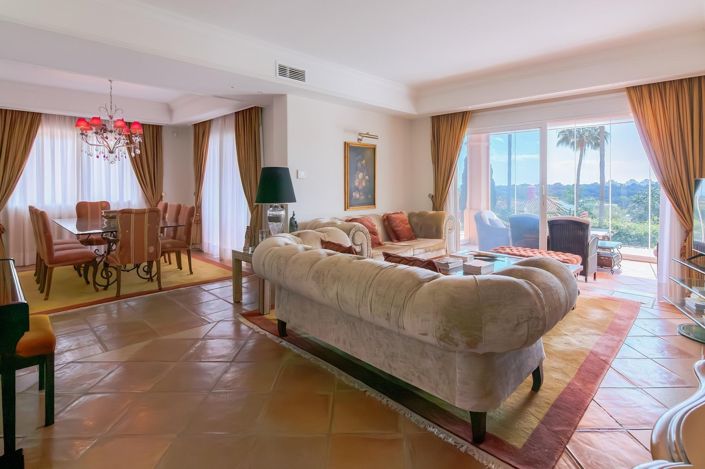 Image No.8-6 Bed Villa for sale