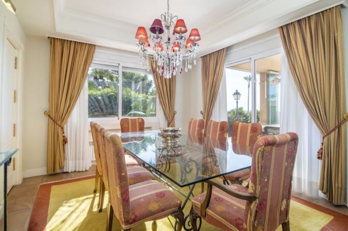 Image No.9-6 Bed Villa for sale