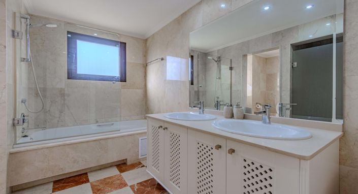 Image No.10-3 Bed Apartment for sale