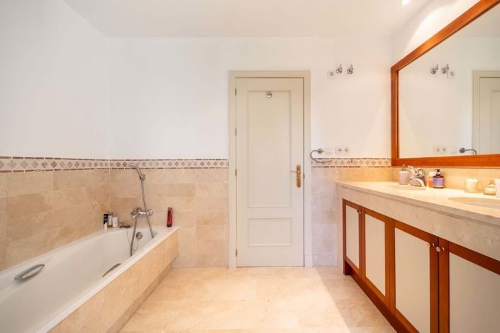 Image No.26-3 Bed Penthouse for sale