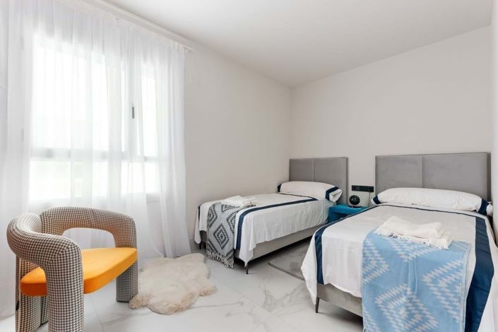 Image No.24-3 Bed Apartment for sale