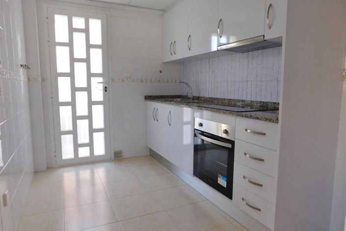 Image No.13-3 Bed Townhouse for sale