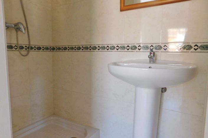 Image No.18-3 Bed Townhouse for sale