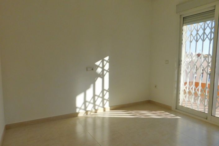 Image No.23-3 Bed Townhouse for sale