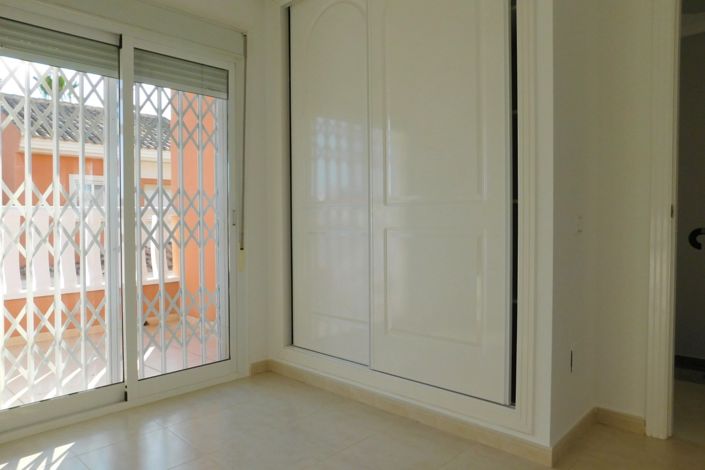 Image No.24-3 Bed Townhouse for sale