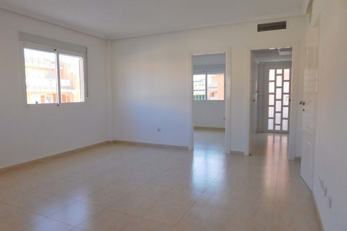 Image No.9-3 Bed Townhouse for sale