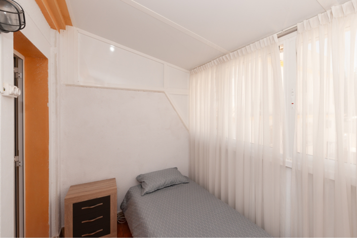 Image No.25-2 Bed Townhouse for sale