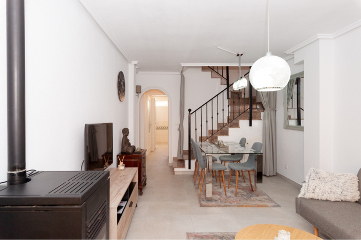 Image No.9-2 Bed Townhouse for sale