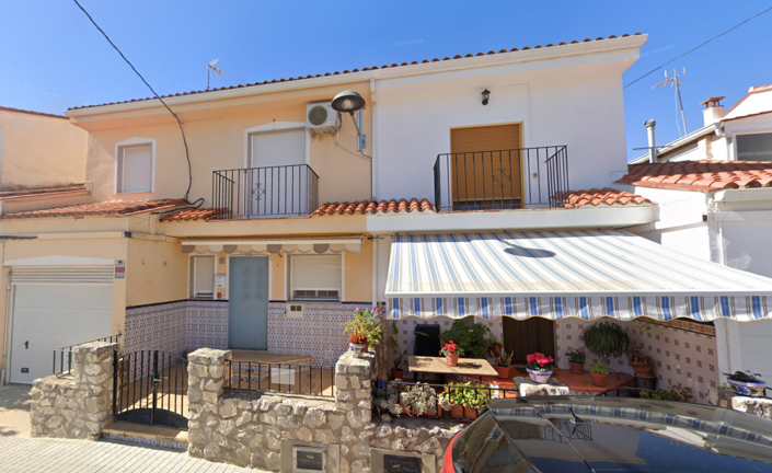 Image No.1-5 Bed Townhouse for sale