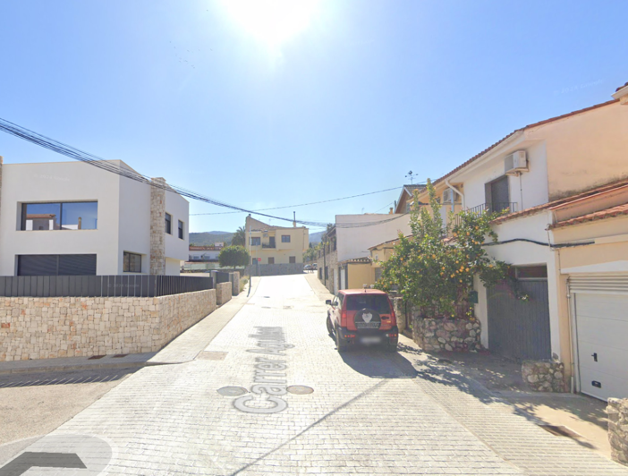 Image No.11-5 Bed Townhouse for sale