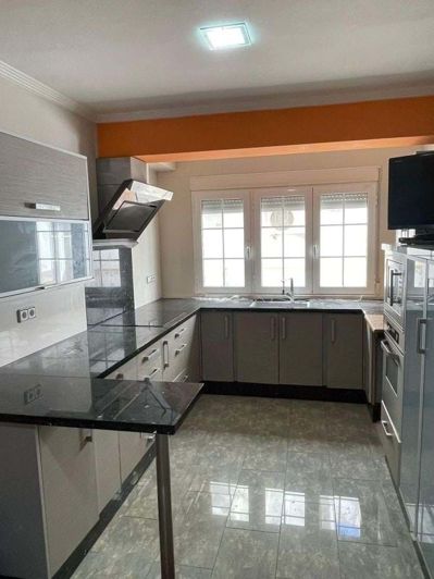 Image No.3-5 Bed Townhouse for sale