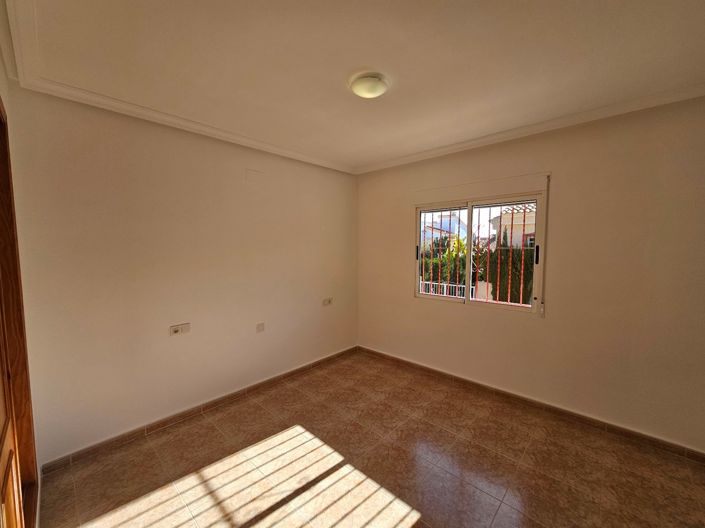 Image No.15-3 Bed Villa for sale