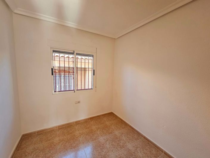 Image No.17-3 Bed Villa for sale