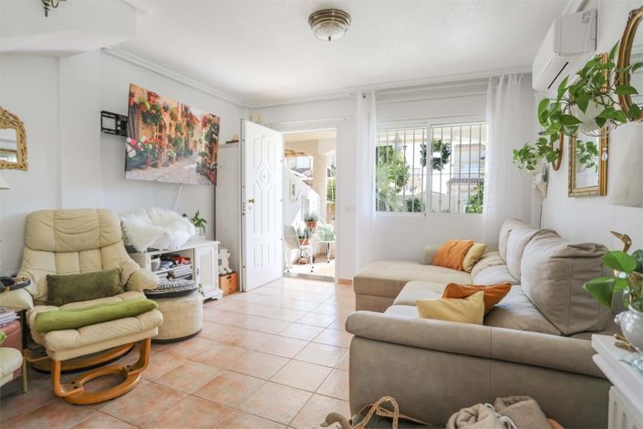 Image No.15-2 Bed Semi-Detached for sale