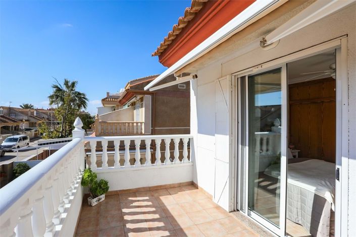 Image No.18-2 Bed Semi-Detached for sale