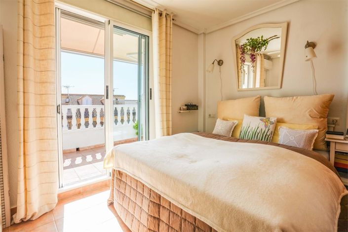 Image No.8-2 Bed Semi-Detached for sale