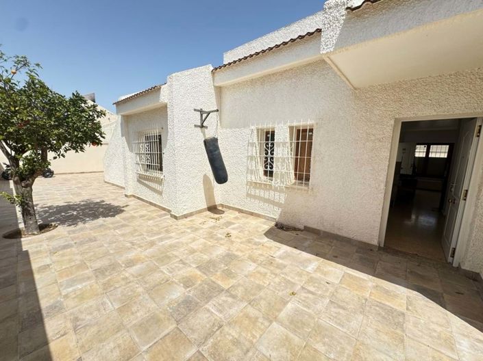 Image No.3-Villa de 3 chambres à vendre à Alicante