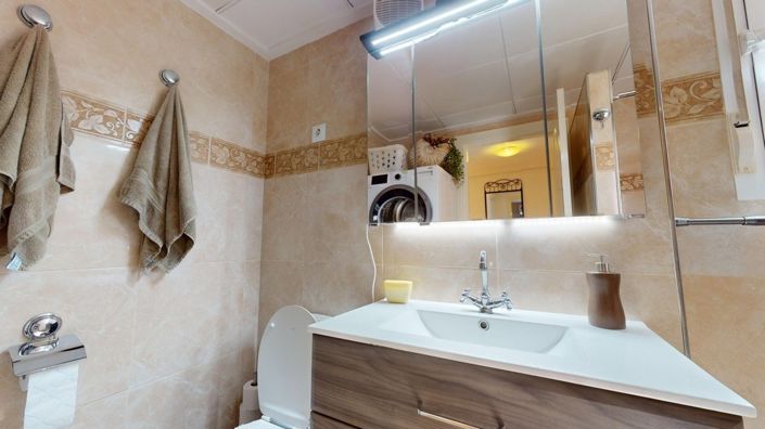 Image No.14-3 Bed Semi-Detached for sale