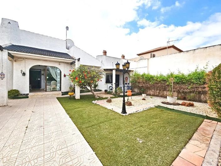 Image No.3-3 Bed Villa for sale